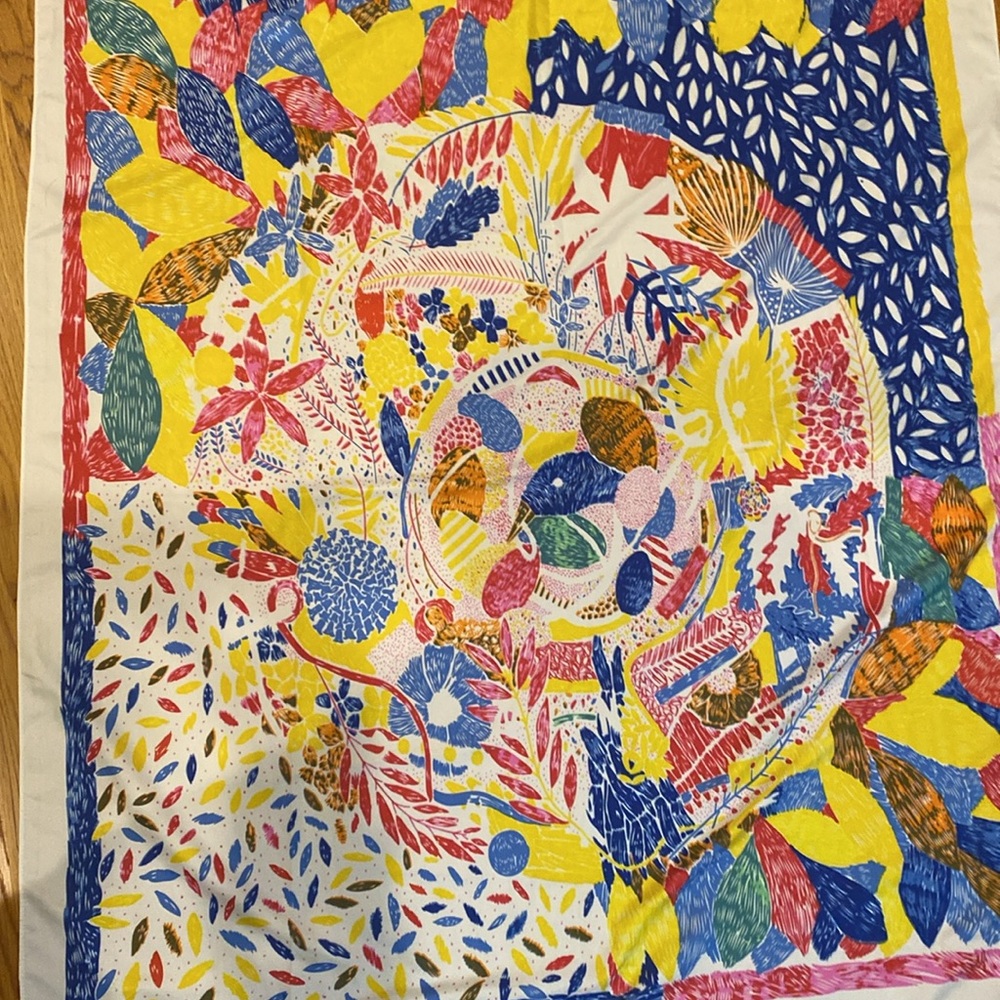 Alex Max beautiful Vibrant Floral Large 74x36” silk-like scarf (b)